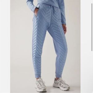 Athleta Apres Ski Down Quilted High Rise Jogger Pants in Heron Blue Sz 16